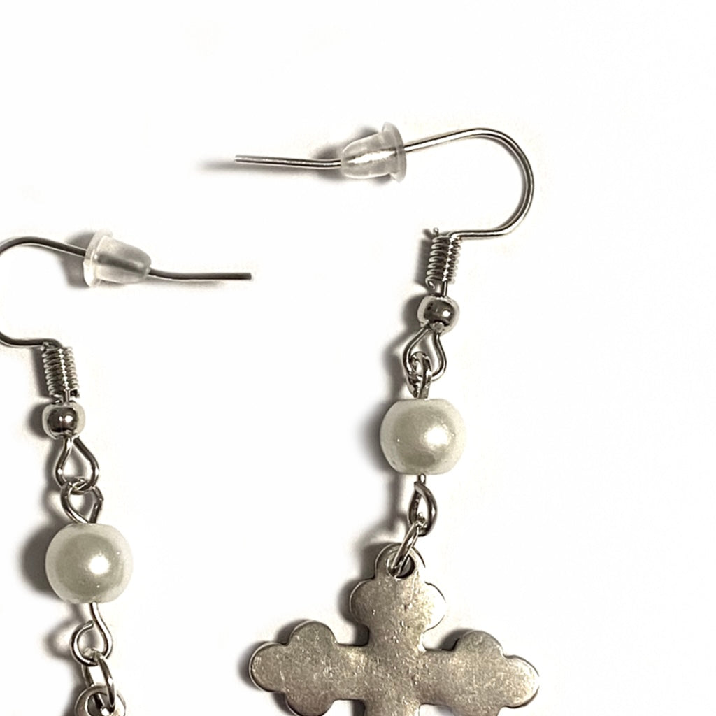 Cross earrings with pearls