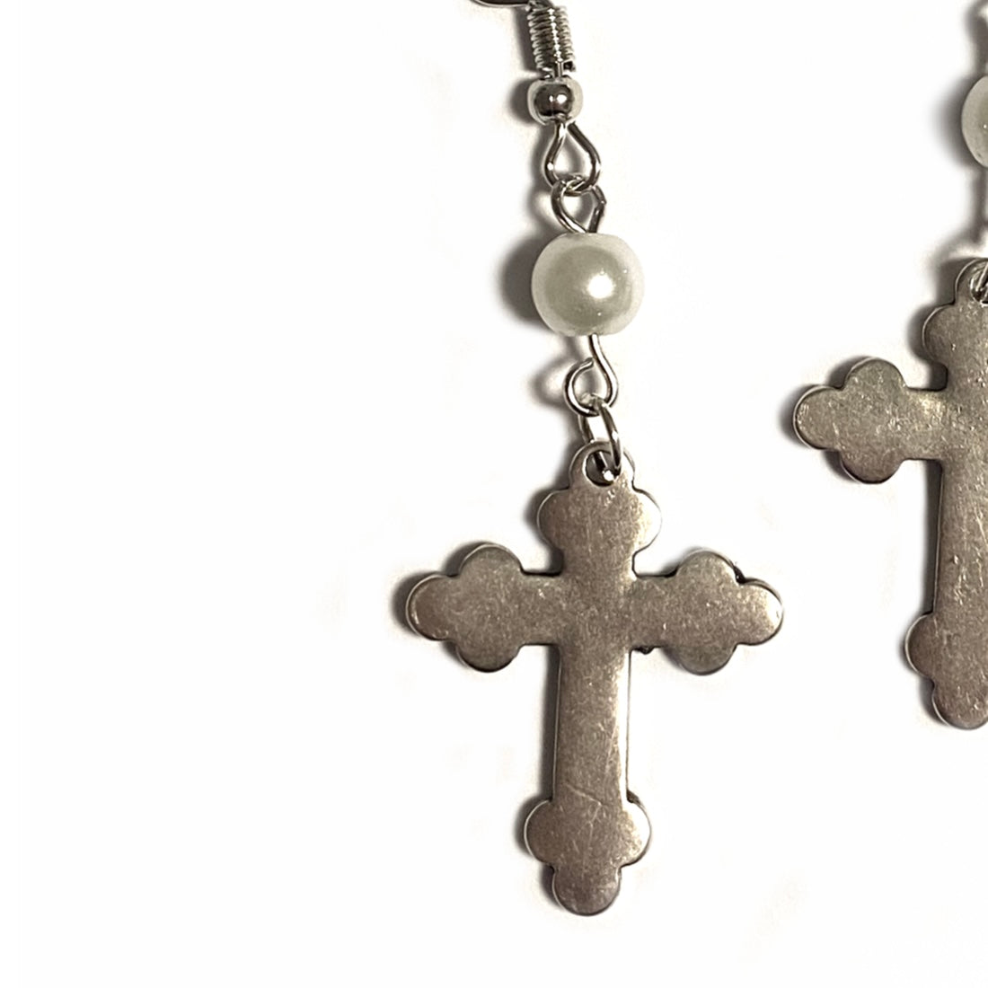 Cross earrings with pearls