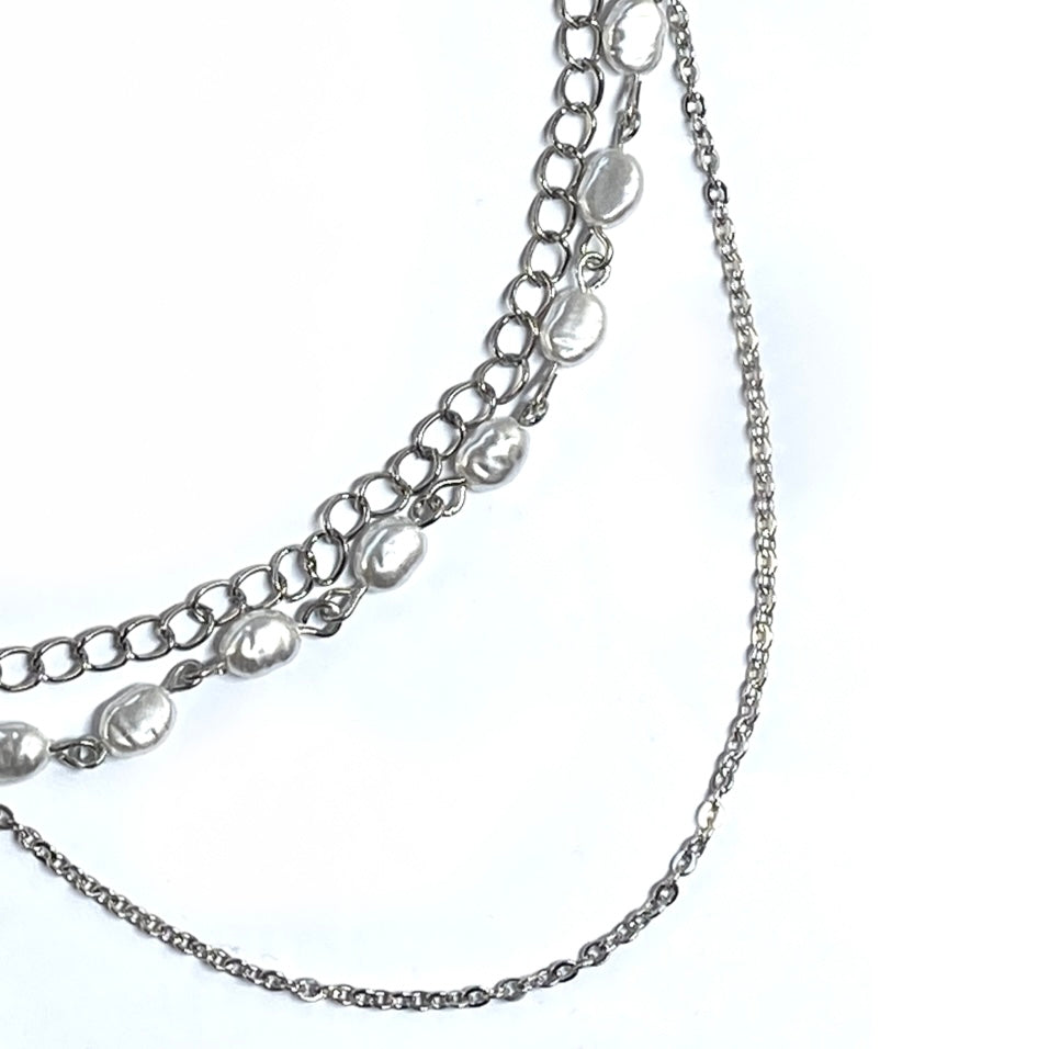 Necklace with a Star, fresh water Pearls and chain